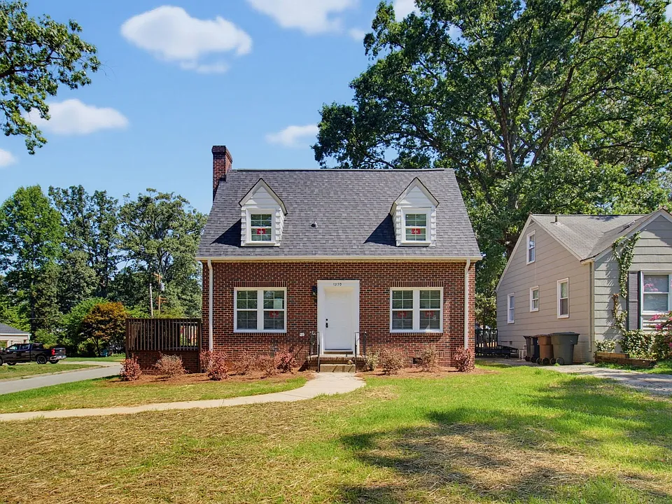 1370 Seminole Dr