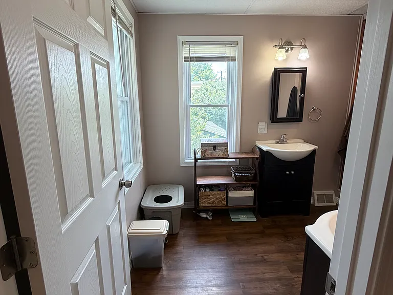 252 E Louther St — Photo 29