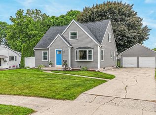 408 W Lincoln Ave, Little Chute, WI 54140
