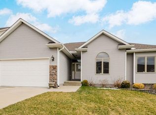 6815 Mark Twain Ct, Johnston, IA 50131