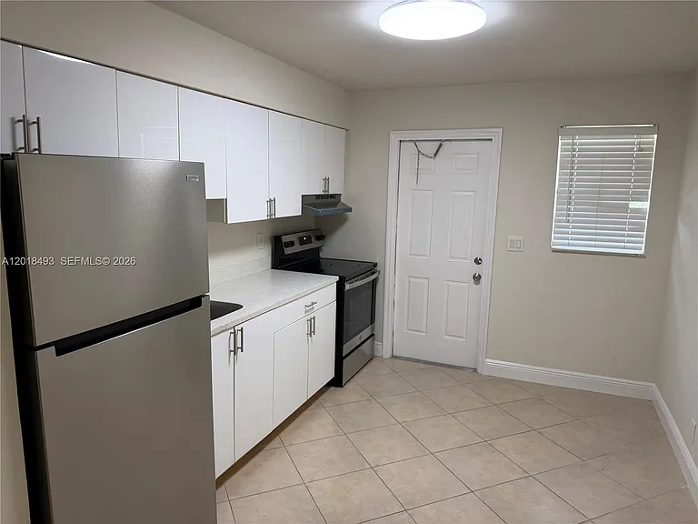 808 SW 30th St #REAR — Photo 12