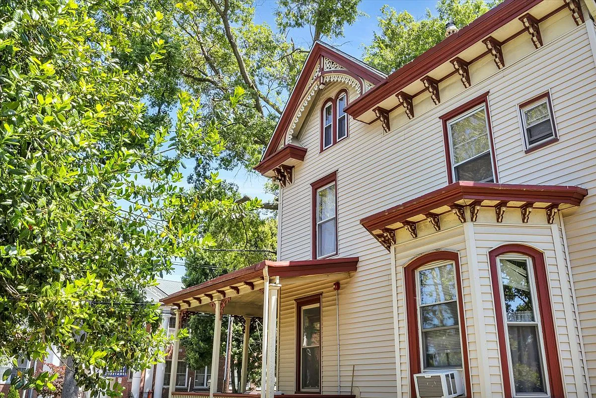 Building Photo - 16 Lincoln Ave #3