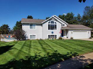 4352 Saturn Dr, Dorr, MI 49323