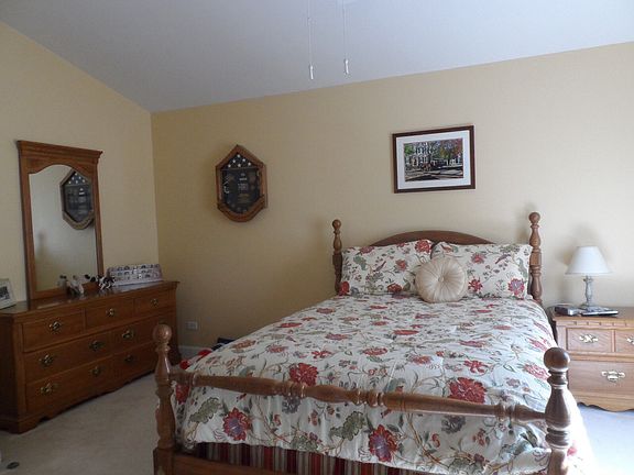 3rd image of 696 Summerlyn Dr