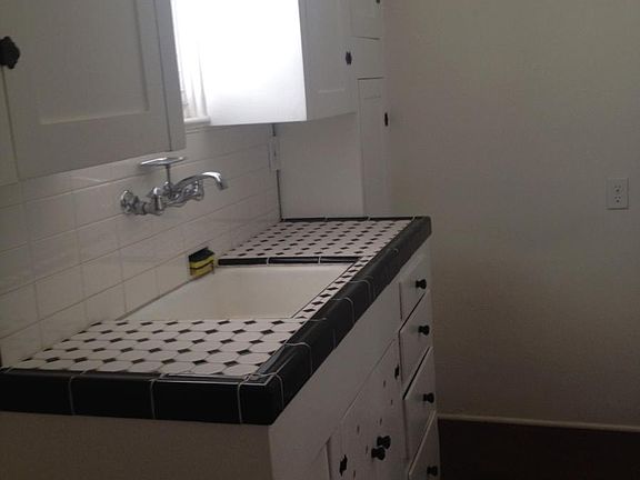 Beautiful Countertop Tile Work