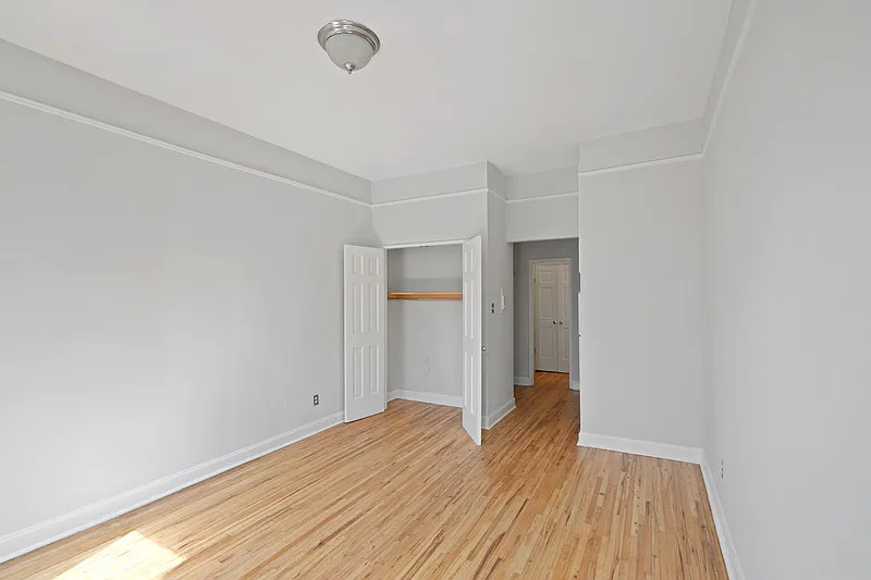 1582 First Avenue — Photo 2