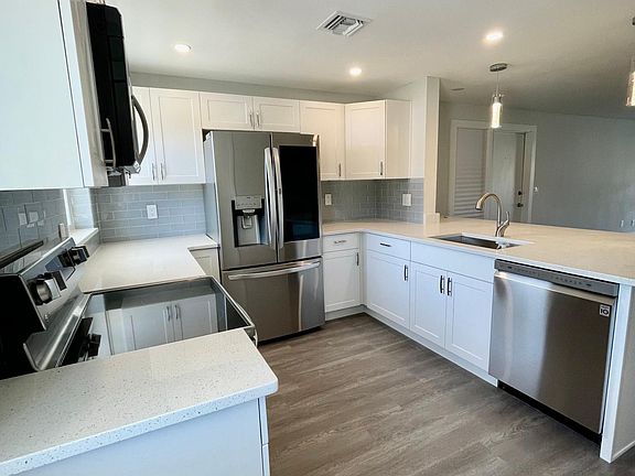 2nd image of 630 SE Ocean Blvd APT A-1