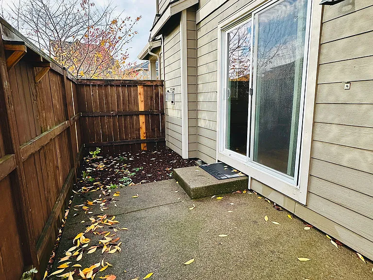 487 SW Aldea Ter — Photo 38