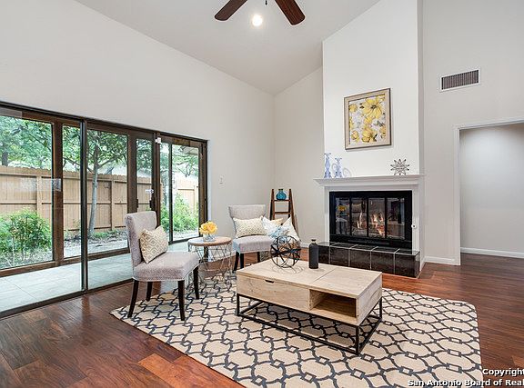 4th image of 8000 Donore Pl