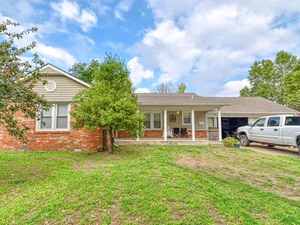 1604 S 9th St, Chickasha, OK 73018