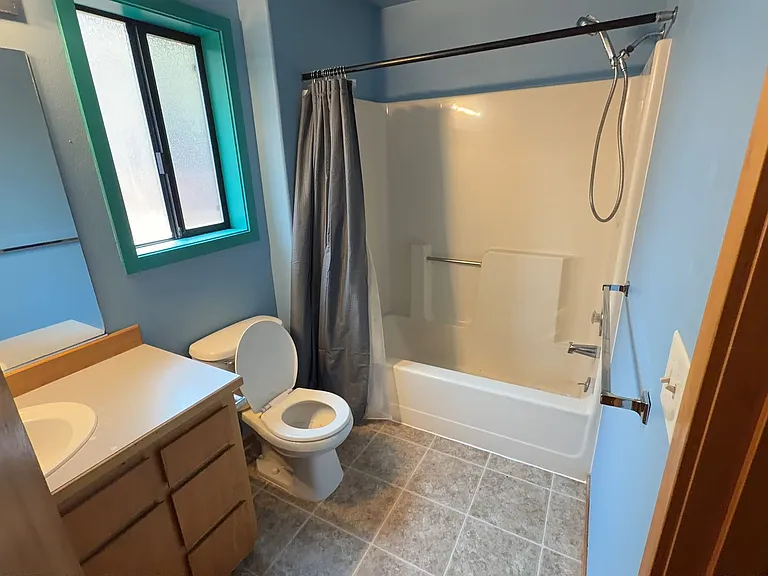 2741 NE Laramie Way — Photo 13