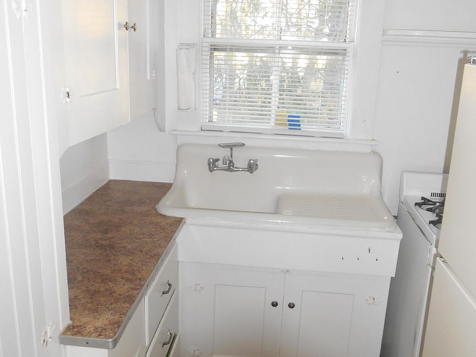 22 Park Ave, Attleboro, MA 02703 Zillow