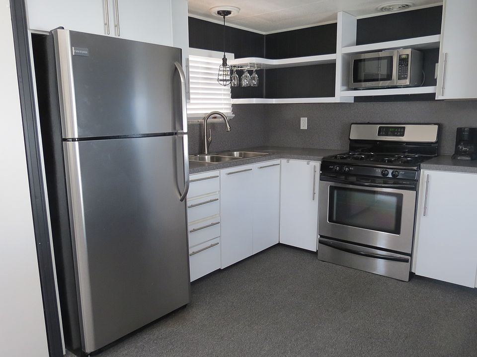 1st image of 6 Delft Ave