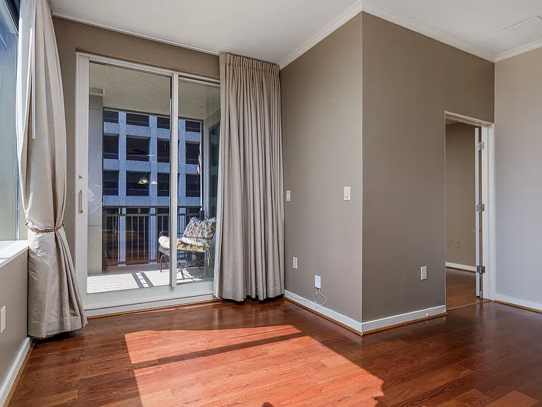 1200 Main St #306 — Photo 8