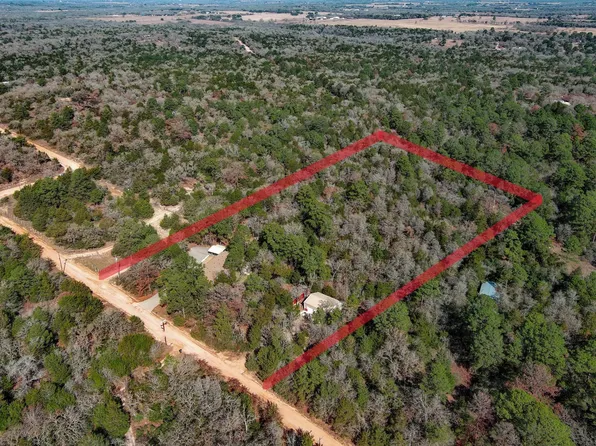 1024 Sand Hills Rd, Red Rock, TX 78662