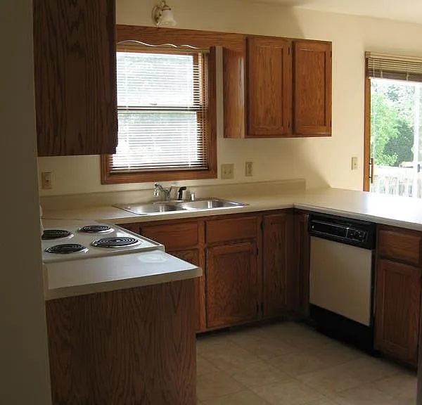 1116 N Gammon Rd — Photo 7