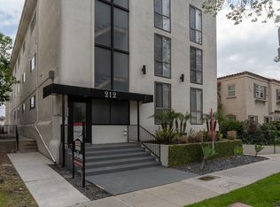212 S Arnaz Dr, Beverly Hills, CA 90211