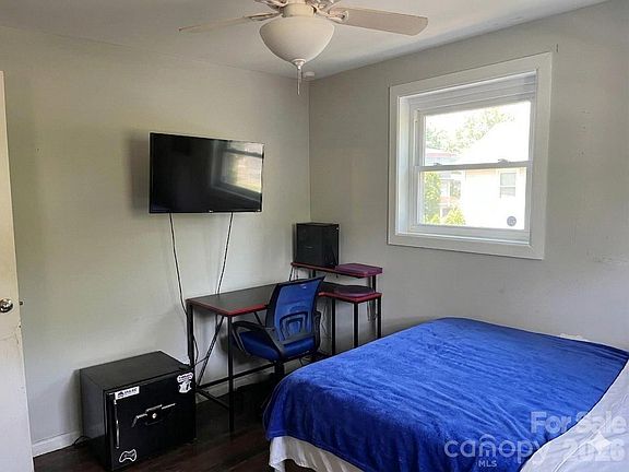 5th image of 108 York Park St