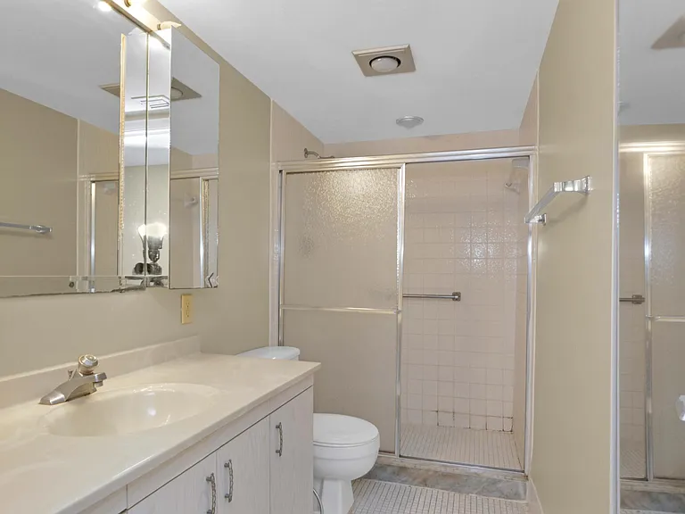2101 Lucaya Bnd #D4 — Photo 6