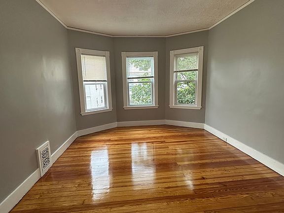 3rd image of 8-10 Inwood St #3