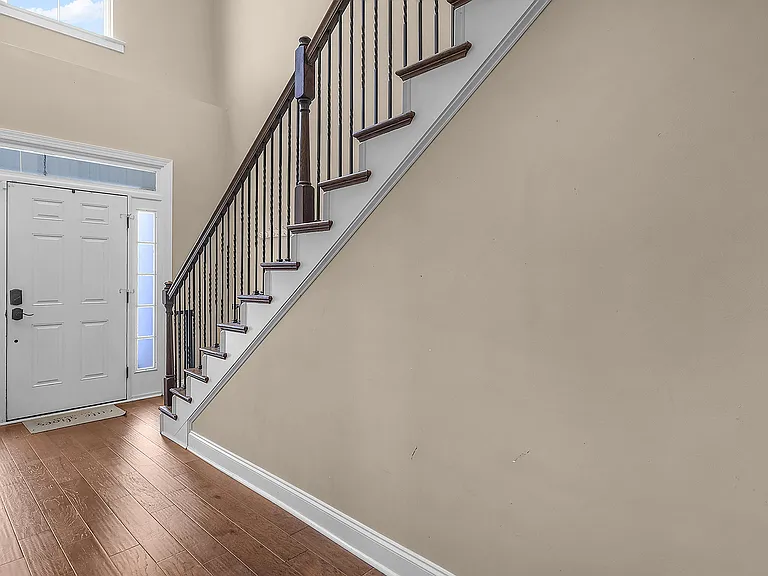 113 Greystone Dr — Photo 7