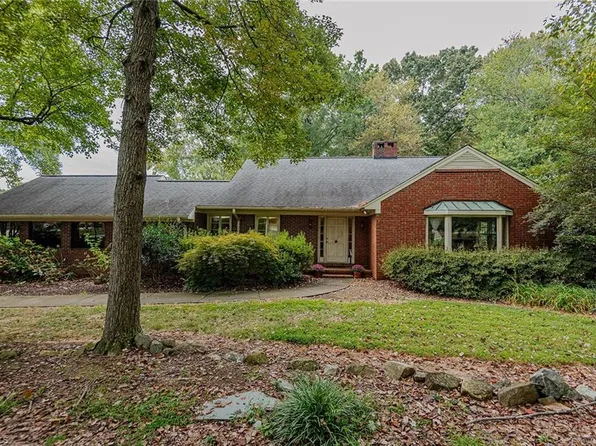 2528 Pineway Dr, Burlington, NC 27215