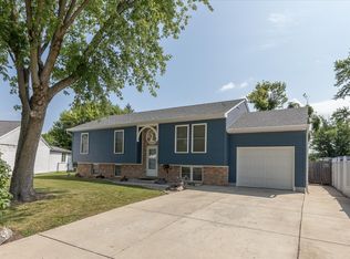 1037 Delwood Dr, Mooresville, IN 46158