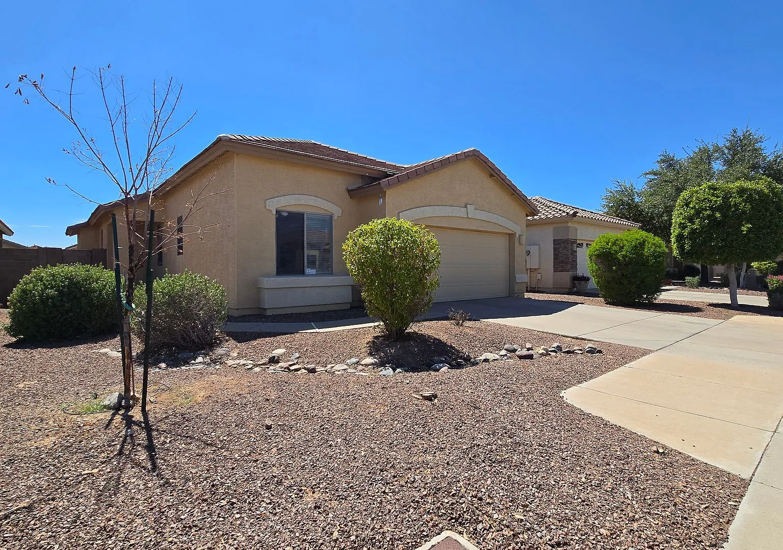 Fantastic 4BR in popular area of Litchfield Park — Photo 2