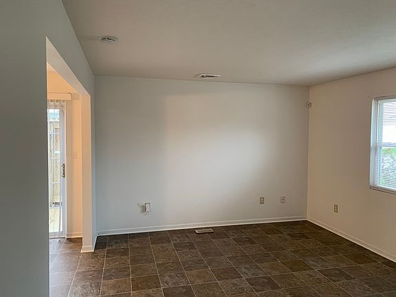 4th image of 3844 Sherman Towne Dr #3844