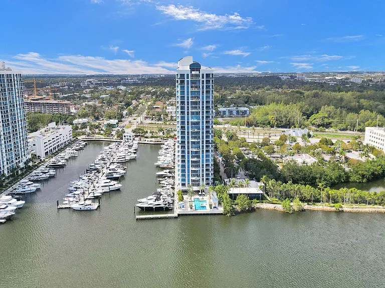 17301 Biscayne Blvd — Photo 59