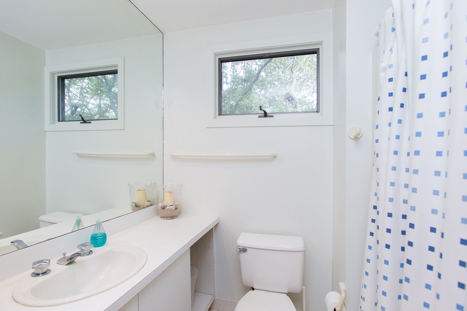  SECOND FLOOR GUEST BATH