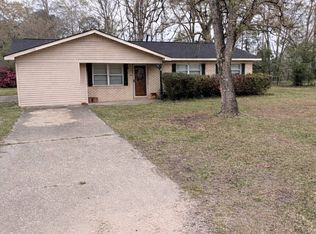 216 Colonial Dr, Butler, AL 36904