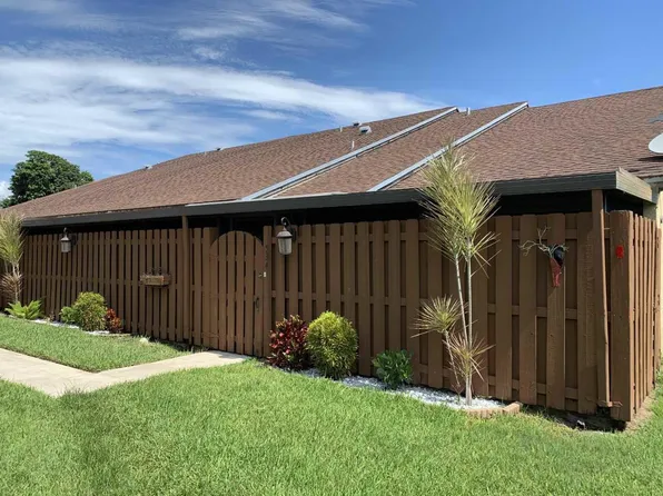 534 Springdale Cir, Palm Springs, FL 33461