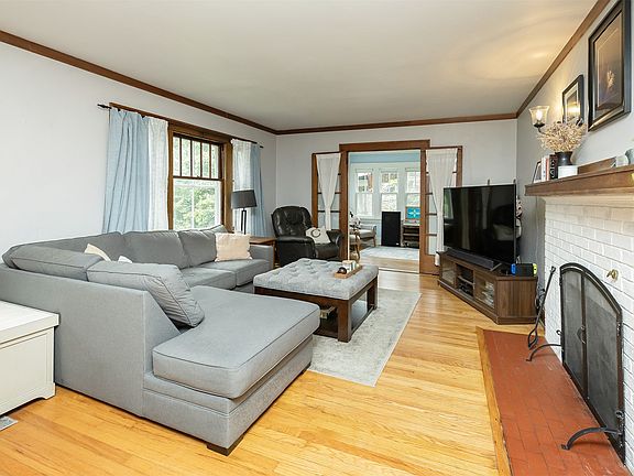 3rd image of 708 34th St