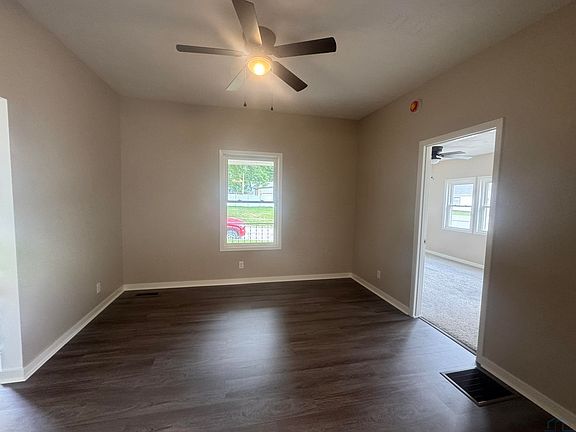 5th image of 203 Helen St
