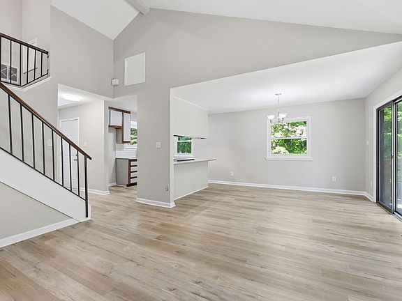 2nd image of 11129 Lakeshore Dr