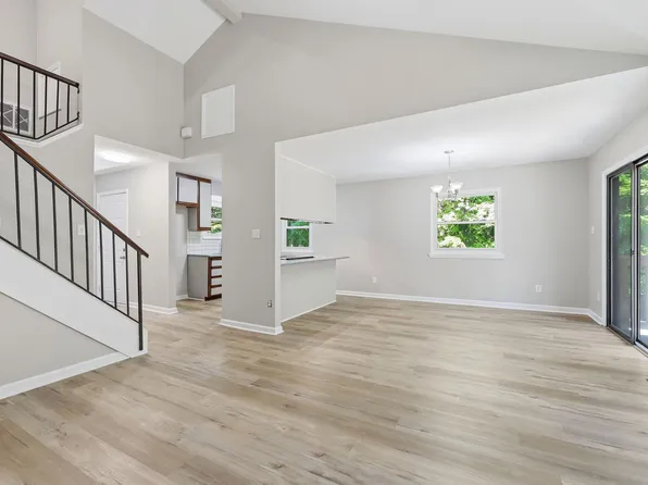 11129 Lakeshore Dr, Raleigh, NC 27613