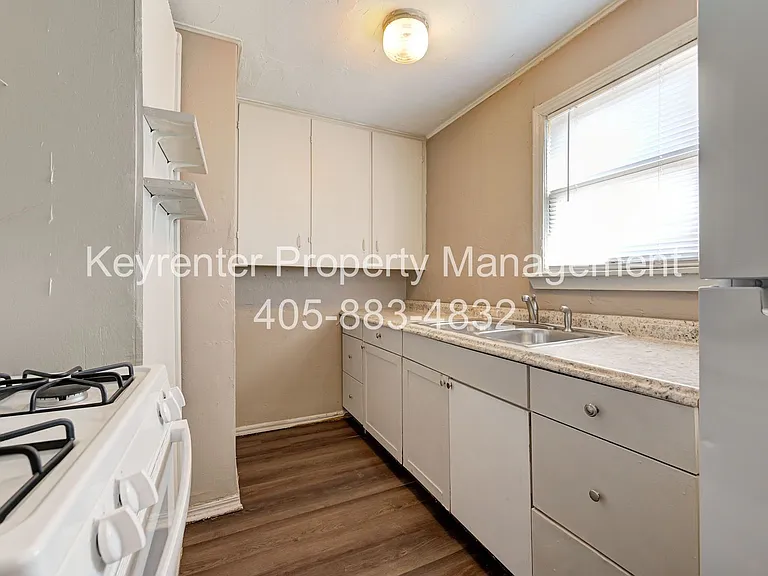 SW 27th St Complex — Photo 39
