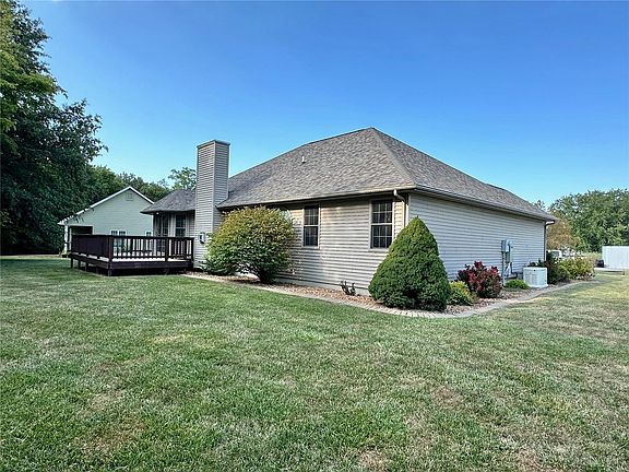 3rd image of 49 Eastland Ct