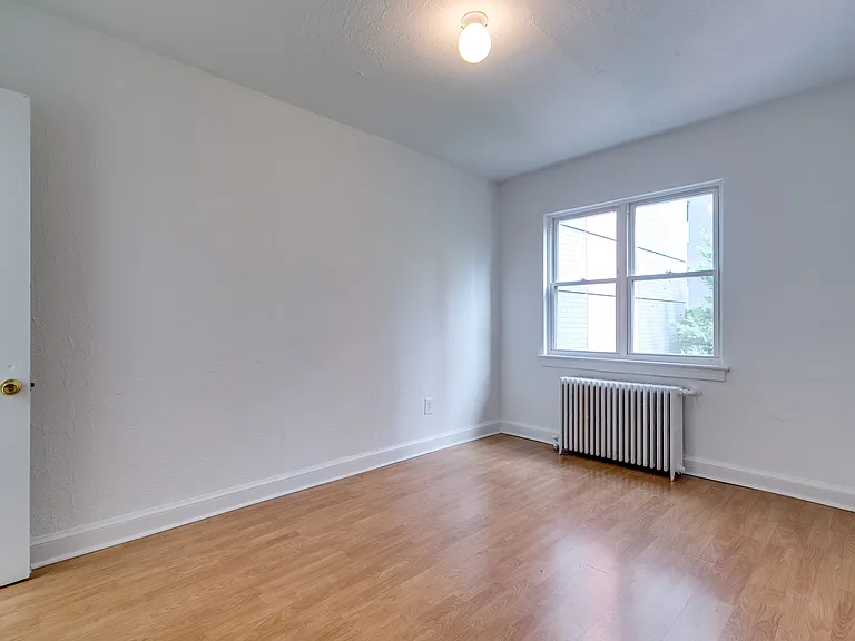 81 Q St SW #2 — Photo 4