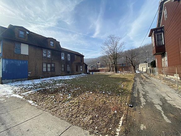 5th image of 526 Franklin St