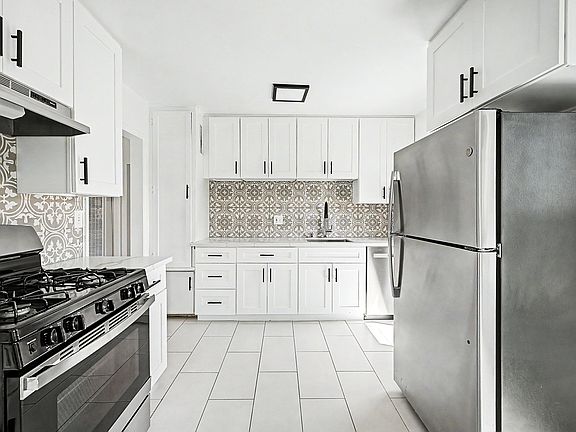 5th image of 5275 Monroe Ave APT 2