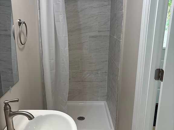 4th image of 35 Water St Unit 1