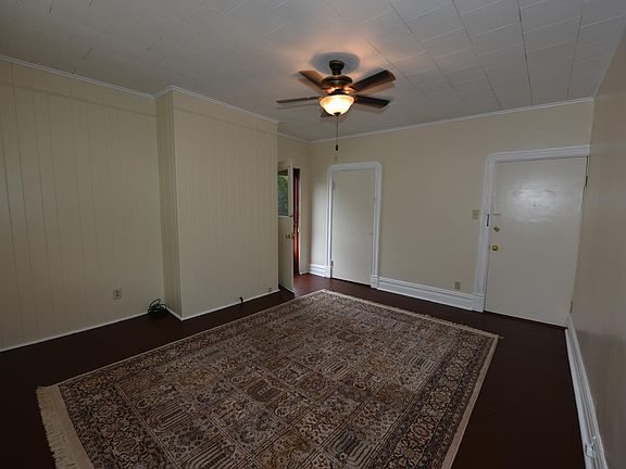 Living/sleeping room