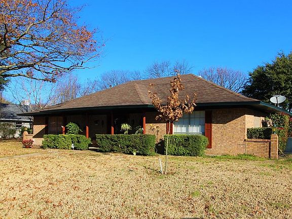 2nd image of 1705 Alexander Dr