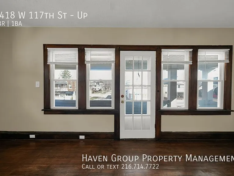 3418 W 117th St #UP — Photo 4