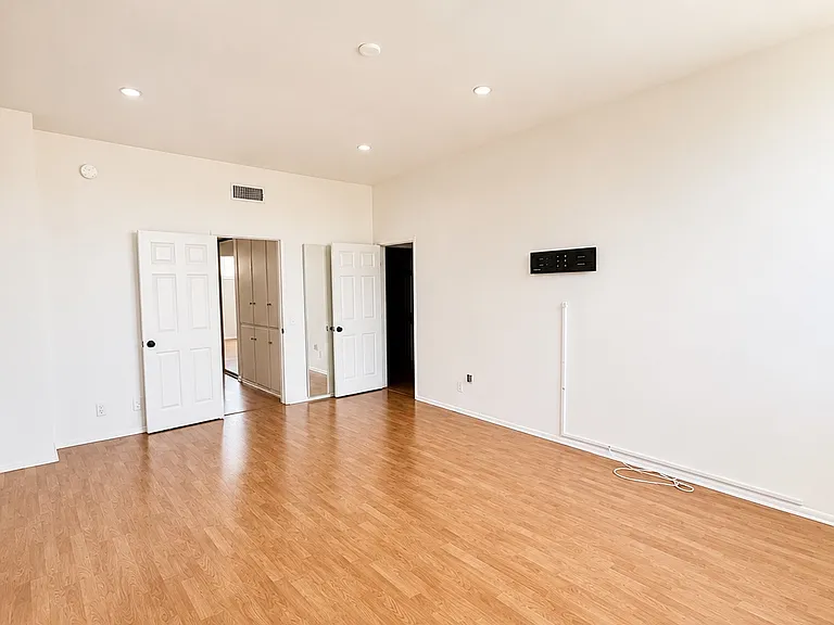 4664 Willis Ave #4 — Photo 11