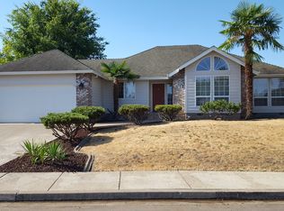 3077 W Normandy Ave, Roseburg, OR 97471