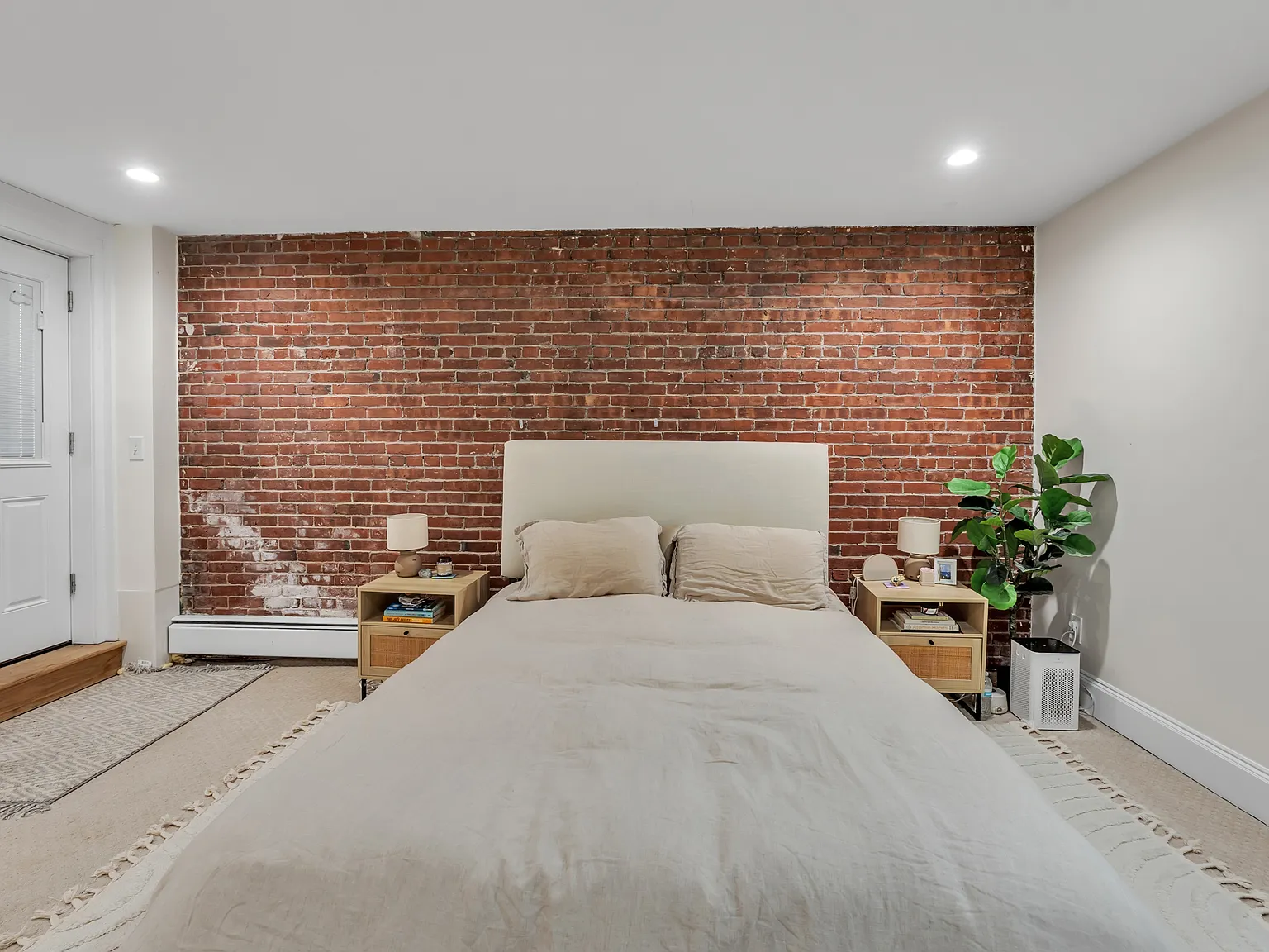 1 bed, 1.5 bath, 832 sqft, $4,000 — Photo 3