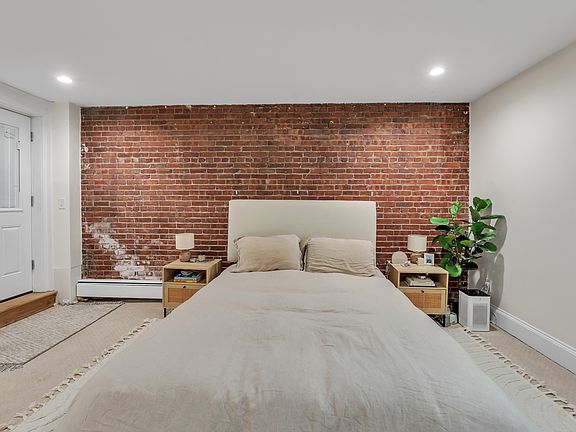 3rd image of 103 Beacon St APT 2